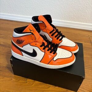 Air Jordan 1 Mid 'Turf Orange'